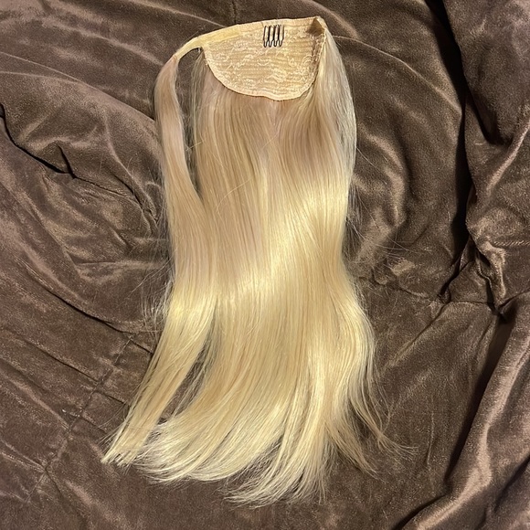 ZALA hair extensions ponytail clip - Picture 3 of 6
